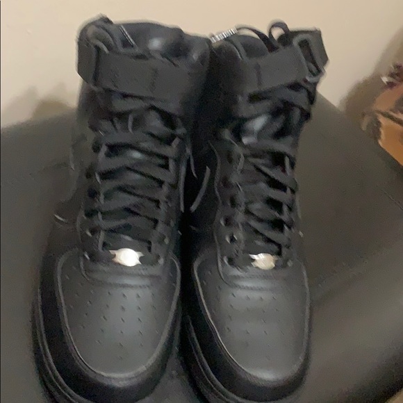 Black Hightop Air Force 1 - Picture 2 of 2